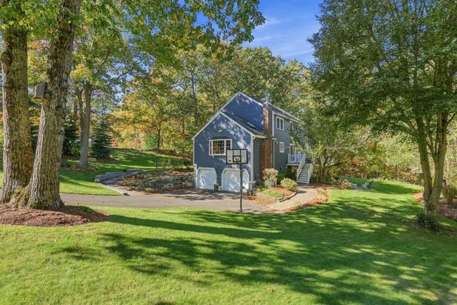 2 Canter Circle, Westford, MA 01886