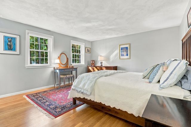 2 Canter Circle, Westford, MA 01886