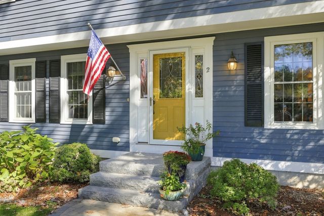 2 Canter Circle, Westford, MA 01886