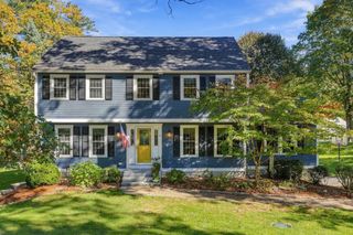 2 Canter Circle, Westford, MA 01886
