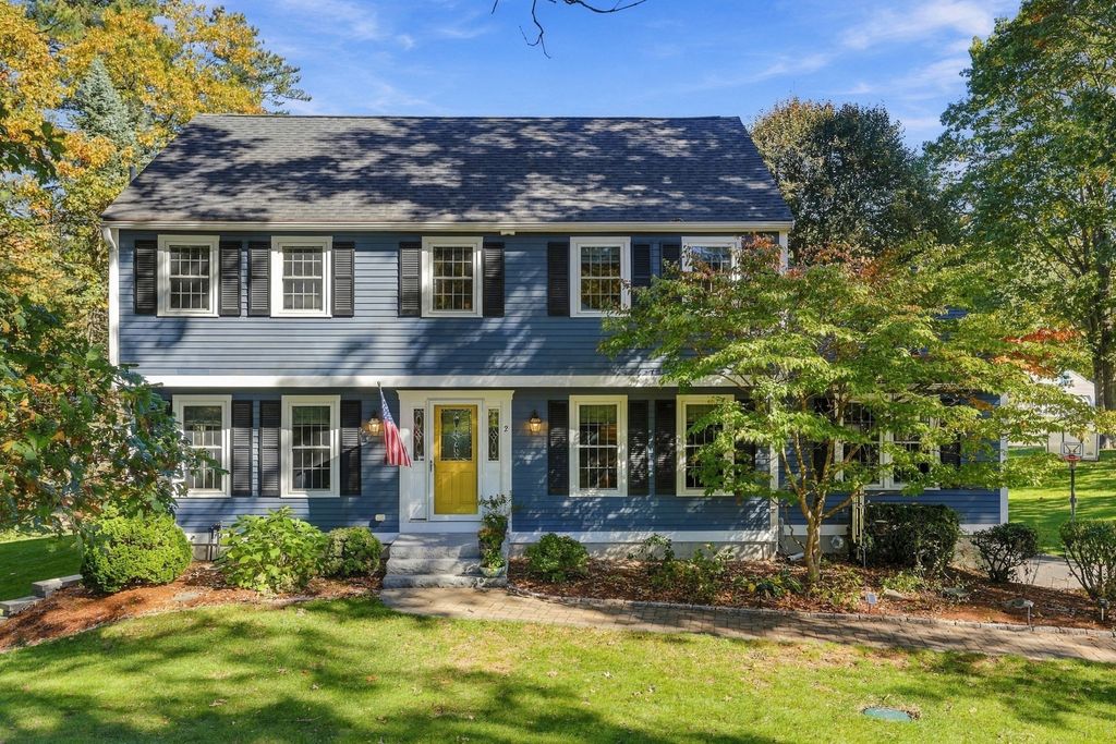 2 Canter Circle, Westford, MA 01886