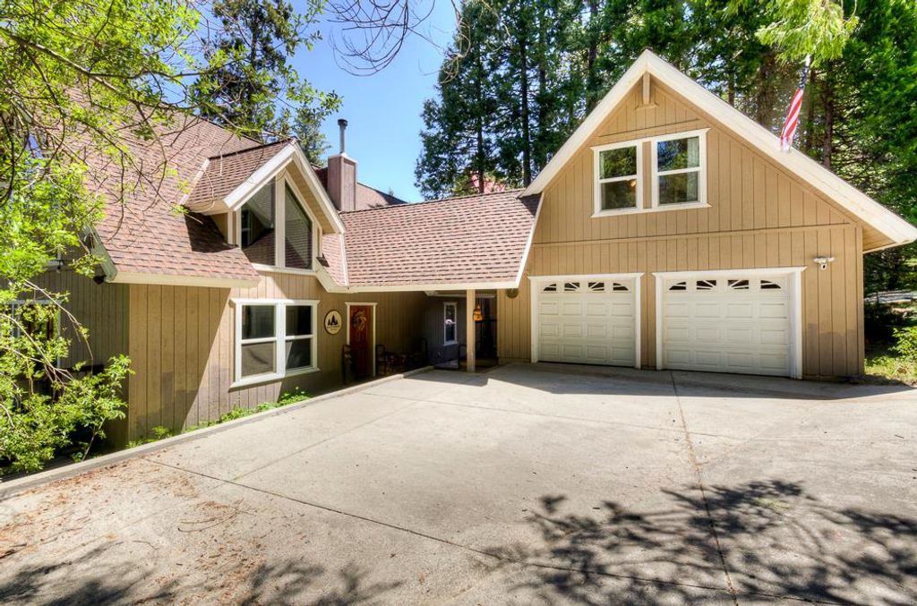 Image 1 of property listing at 41092 Woodridge Lane, Shaver Lake, CA 93664