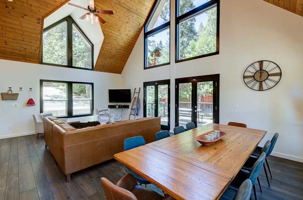 Image 17 of property listing at 41092 Woodridge Lane, Shaver Lake, CA 93664