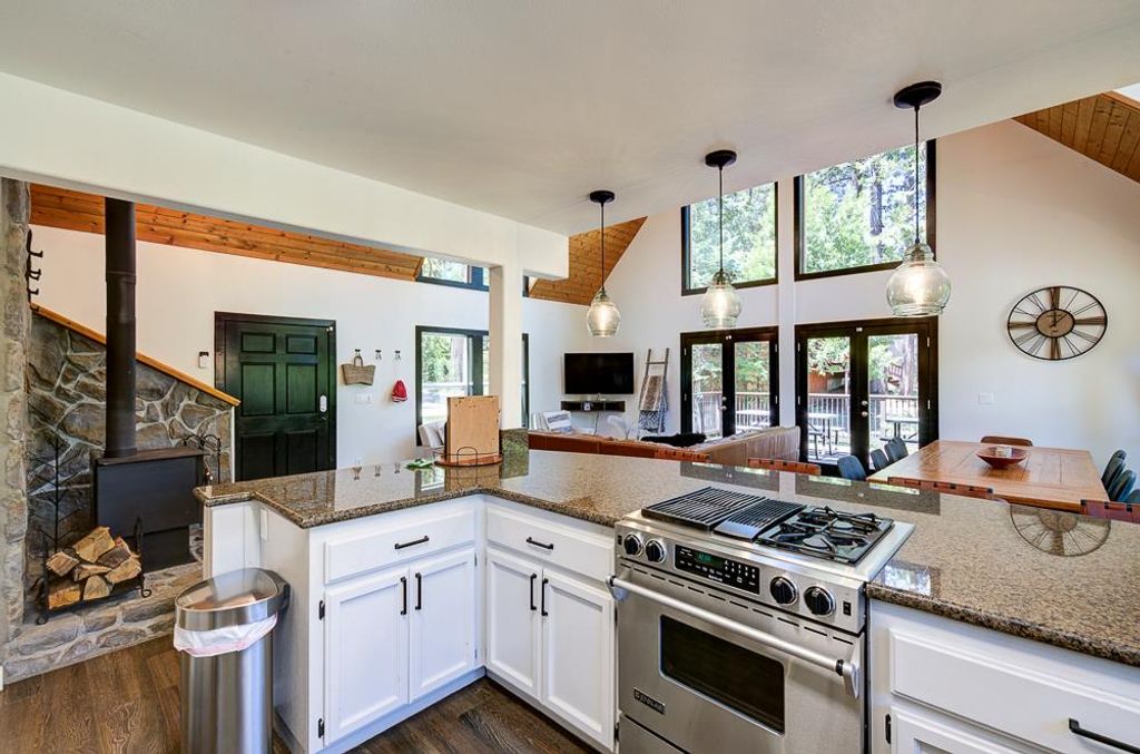 Image 23 of property listing at 41092 Woodridge Lane, Shaver Lake, CA 93664