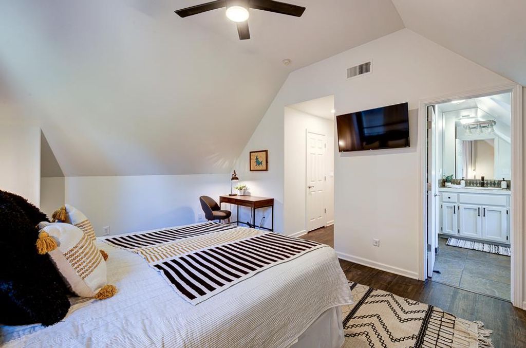 Image 31 of property listing at 41092 Woodridge Lane, Shaver Lake, CA 93664