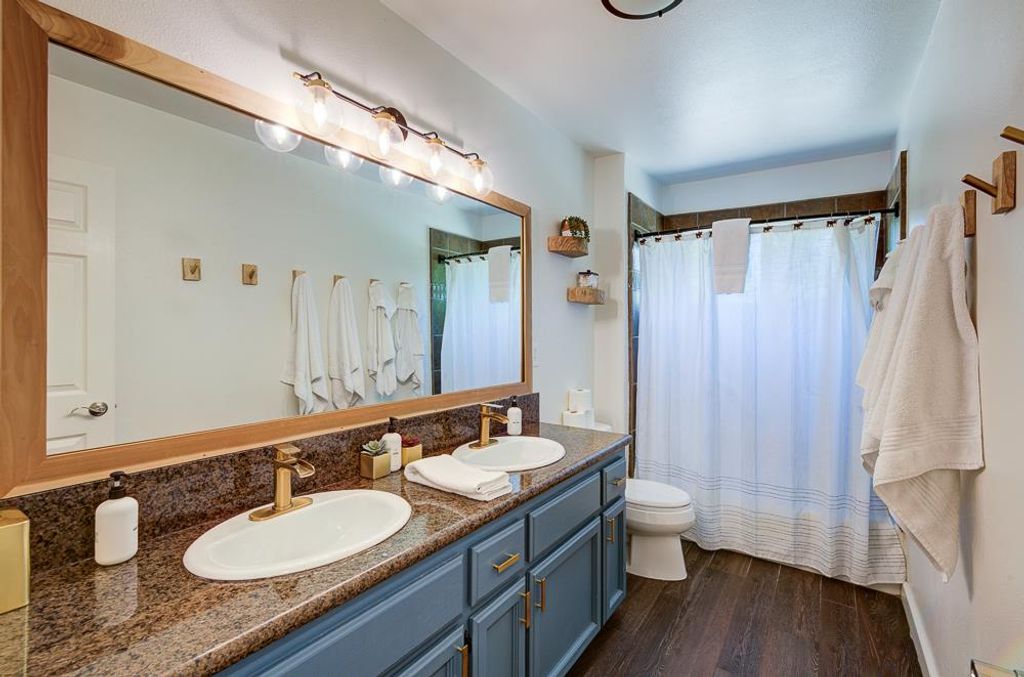 Image 36 of property listing at 41092 Woodridge Lane, Shaver Lake, CA 93664