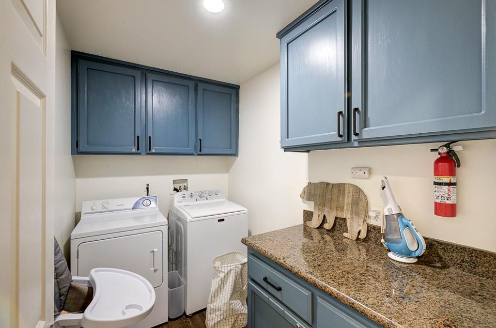 Image 39 of property listing at 41092 Woodridge Lane, Shaver Lake, CA 93664