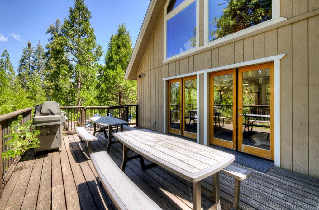 Image 44 of property listing at 41092 Woodridge Lane, Shaver Lake, CA 93664