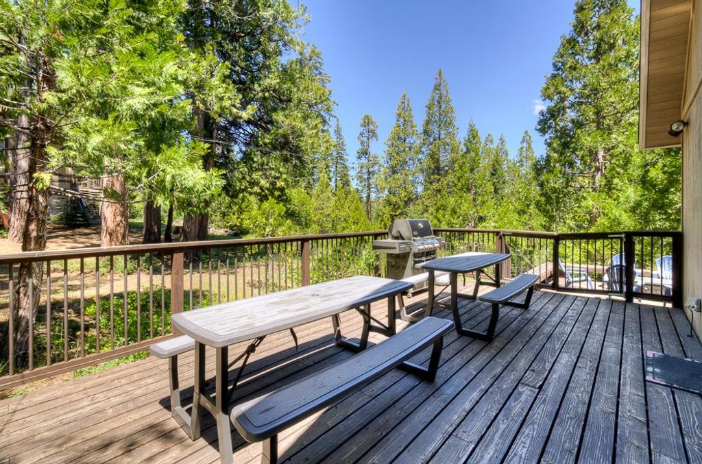 Image 45 of property listing at 41092 Woodridge Lane, Shaver Lake, CA 93664
