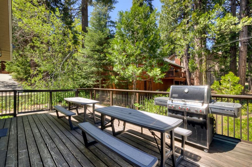 Image 46 of property listing at 41092 Woodridge Lane, Shaver Lake, CA 93664
