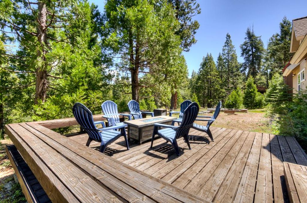 Image 48 of property listing at 41092 Woodridge Lane, Shaver Lake, CA 93664