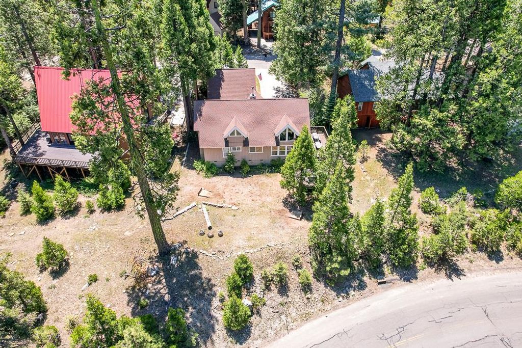 Image 57 of property listing at 41092 Woodridge Lane, Shaver Lake, CA 93664