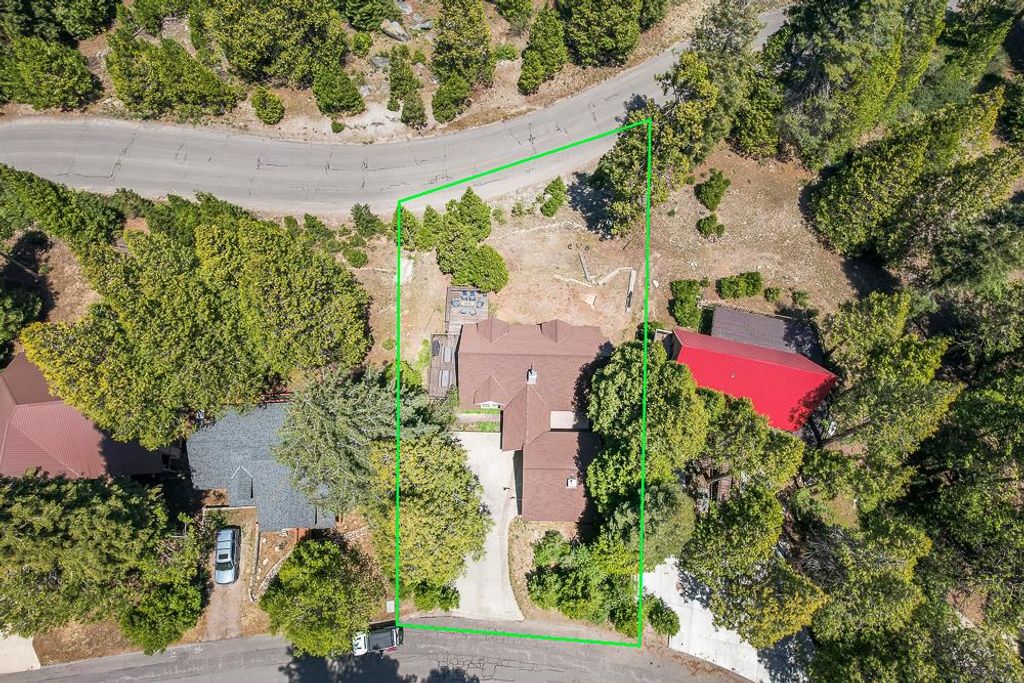 Image 58 of property listing at 41092 Woodridge Lane, Shaver Lake, CA 93664