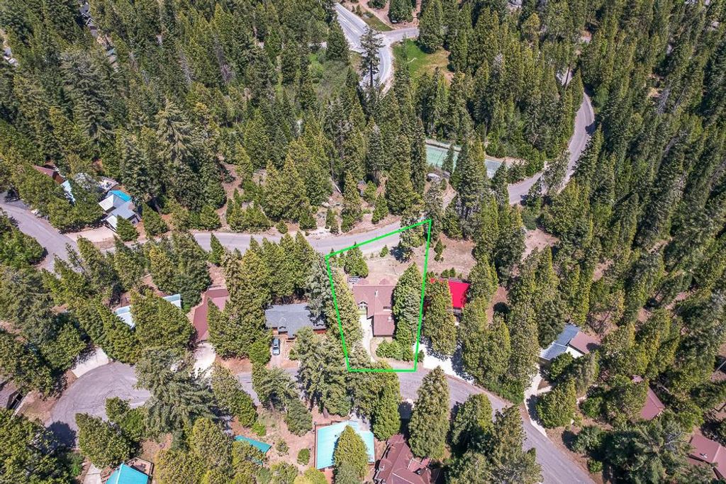 Image 59 of property listing at 41092 Woodridge Lane, Shaver Lake, CA 93664