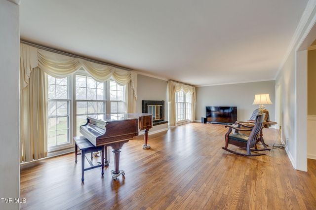 1314 Woodland Avenue, Johnson City, TN 37601