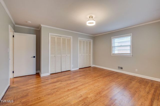 1314 Woodland Avenue, Johnson City, TN 37601