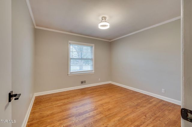 1314 Woodland Avenue, Johnson City, TN 37601