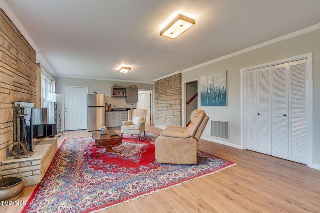 1314 Woodland Avenue, Johnson City, TN 37601