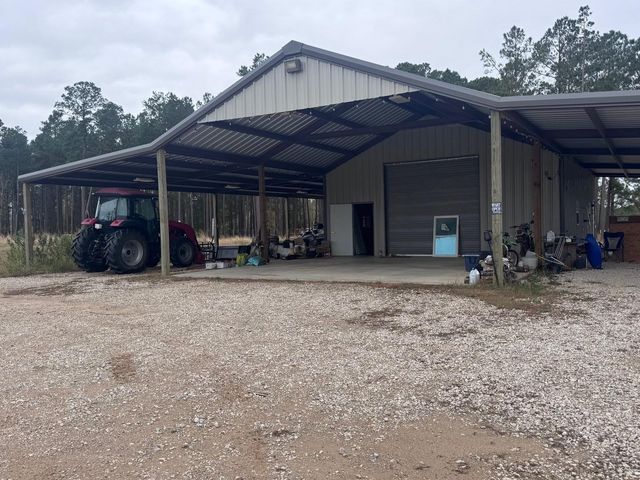 3901 E Fm 942, Livingston, TX 77351