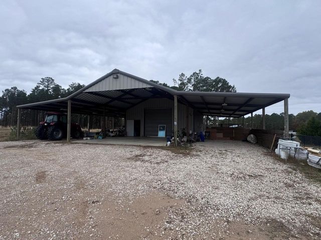 3901 E Fm 942, Livingston, TX 77351