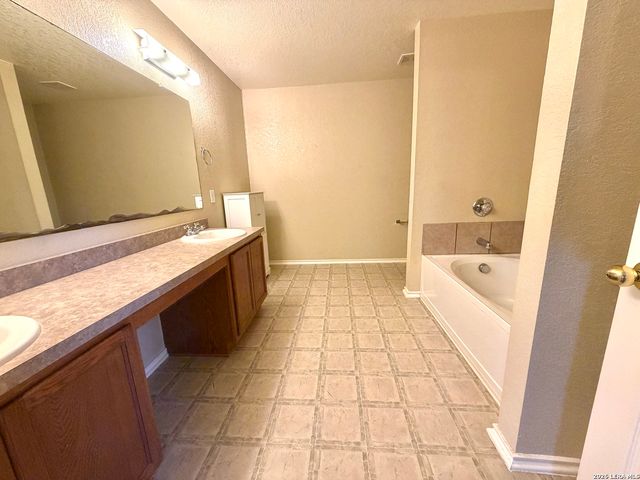 4810 Heather Pass, San Antonio, TX 78218