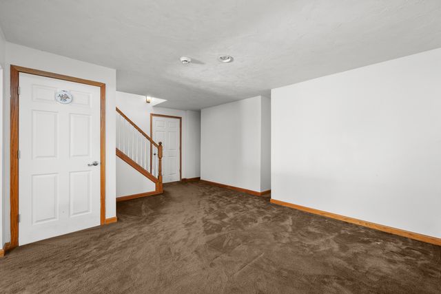 1918 Brierwood Lane, Port Byron, IL 61275