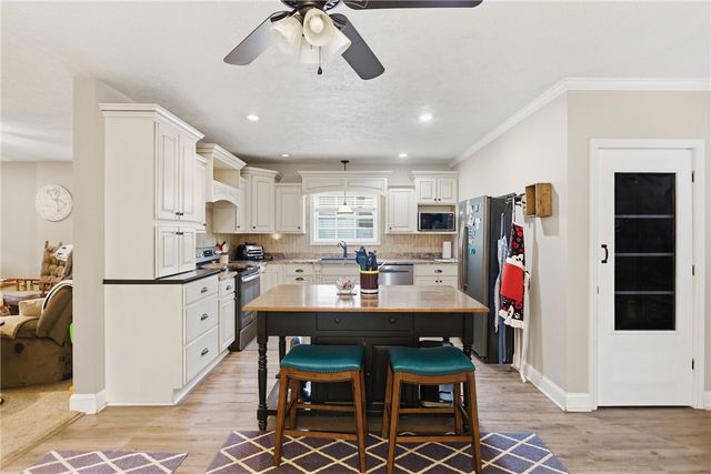 2650 National Pike, Beallsville, PA 15360