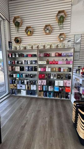 1917 NW 20th St, Miami, FL 33142