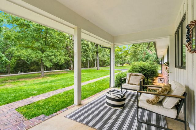 2956 S Roth Oaks Avenue, Springfield, MO 65809