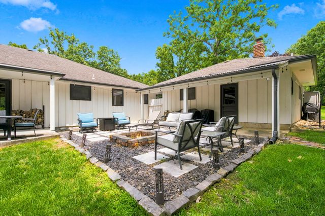 2956 S Roth Oaks Avenue, Springfield, MO 65809