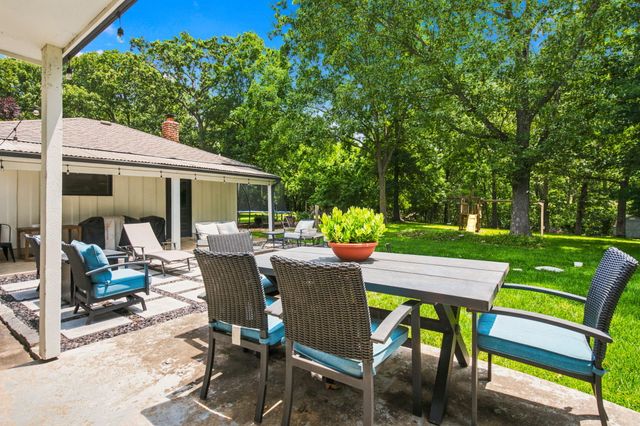 2956 S Roth Oaks Avenue, Springfield, MO 65809