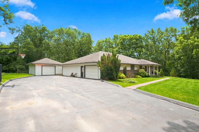 2956 S Roth Oaks Avenue, Springfield, MO 65809