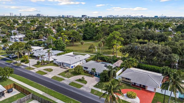 110 SE 5th Ct, Pompano Beach, FL 33060