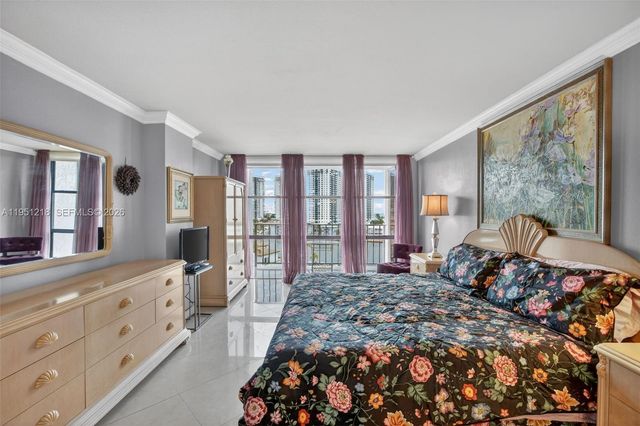 1000 Parkview Dr 806, Hallandale Beach, FL 33009