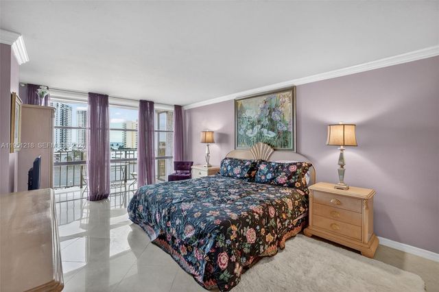 1000 Parkview Dr 806, Hallandale Beach, FL 33009