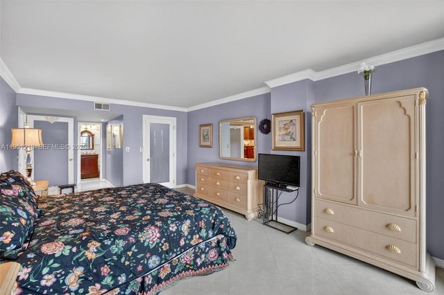 1000 Parkview Dr 806, Hallandale Beach, FL 33009