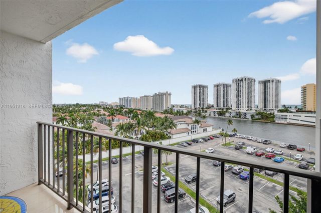 1000 Parkview Dr 806, Hallandale Beach, FL 33009