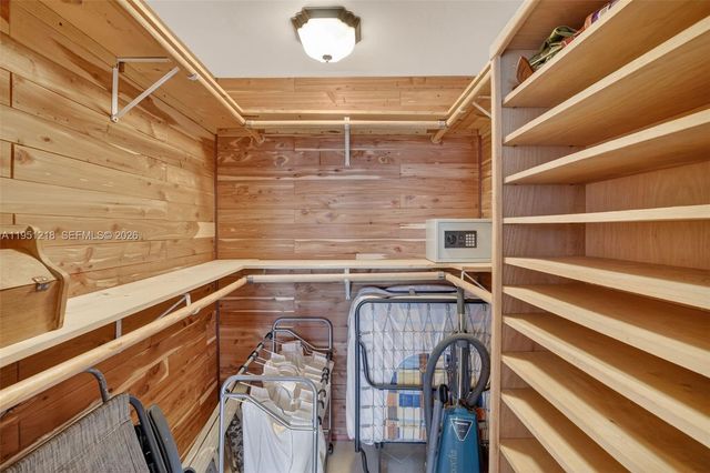 1000 Parkview Dr 806, Hallandale Beach, FL 33009