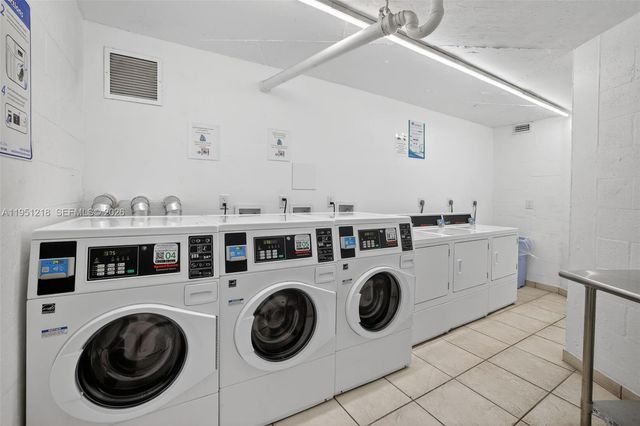 1000 Parkview Dr 806, Hallandale Beach, FL 33009