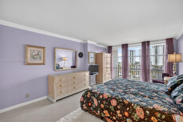 1000 Parkview Dr 806, Hallandale Beach, FL 33009