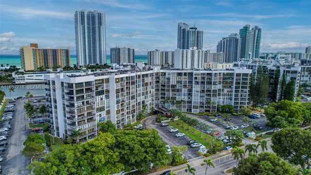 1000 Parkview Dr 806, Hallandale Beach, FL 33009