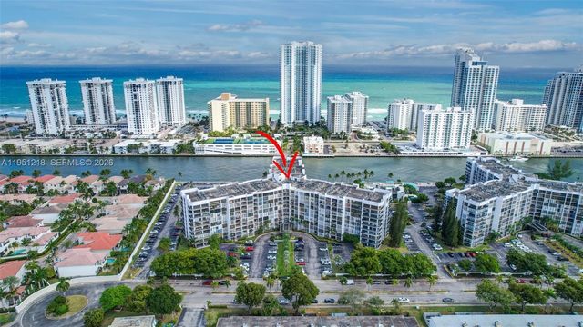 1000 Parkview Dr 806, Hallandale Beach, FL 33009