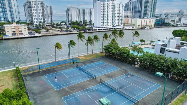 1000 Parkview Dr 806, Hallandale Beach, FL 33009