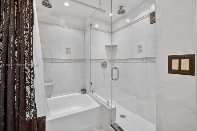 1000 Parkview Dr 806, Hallandale Beach, FL 33009