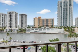 1000 Parkview Dr 806, Hallandale Beach, FL 33009