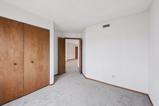 4385 Trenton Lane N 312, Plymouth, MN 55442