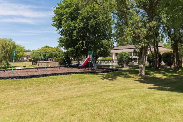 4385 Trenton Lane N 312, Plymouth, MN 55442