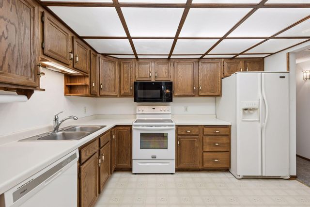 4385 Trenton Lane N 312, Plymouth, MN 55442