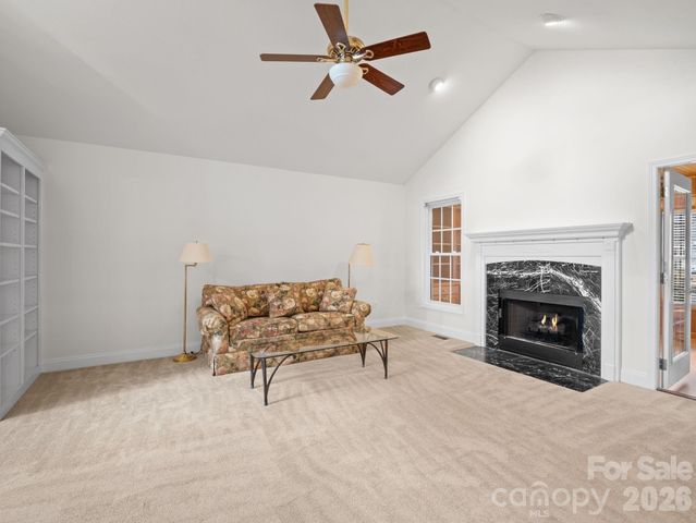 127 Kingfisher Lane, Mills River, NC 28759