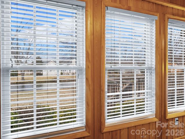 127 Kingfisher Lane, Mills River, NC 28759